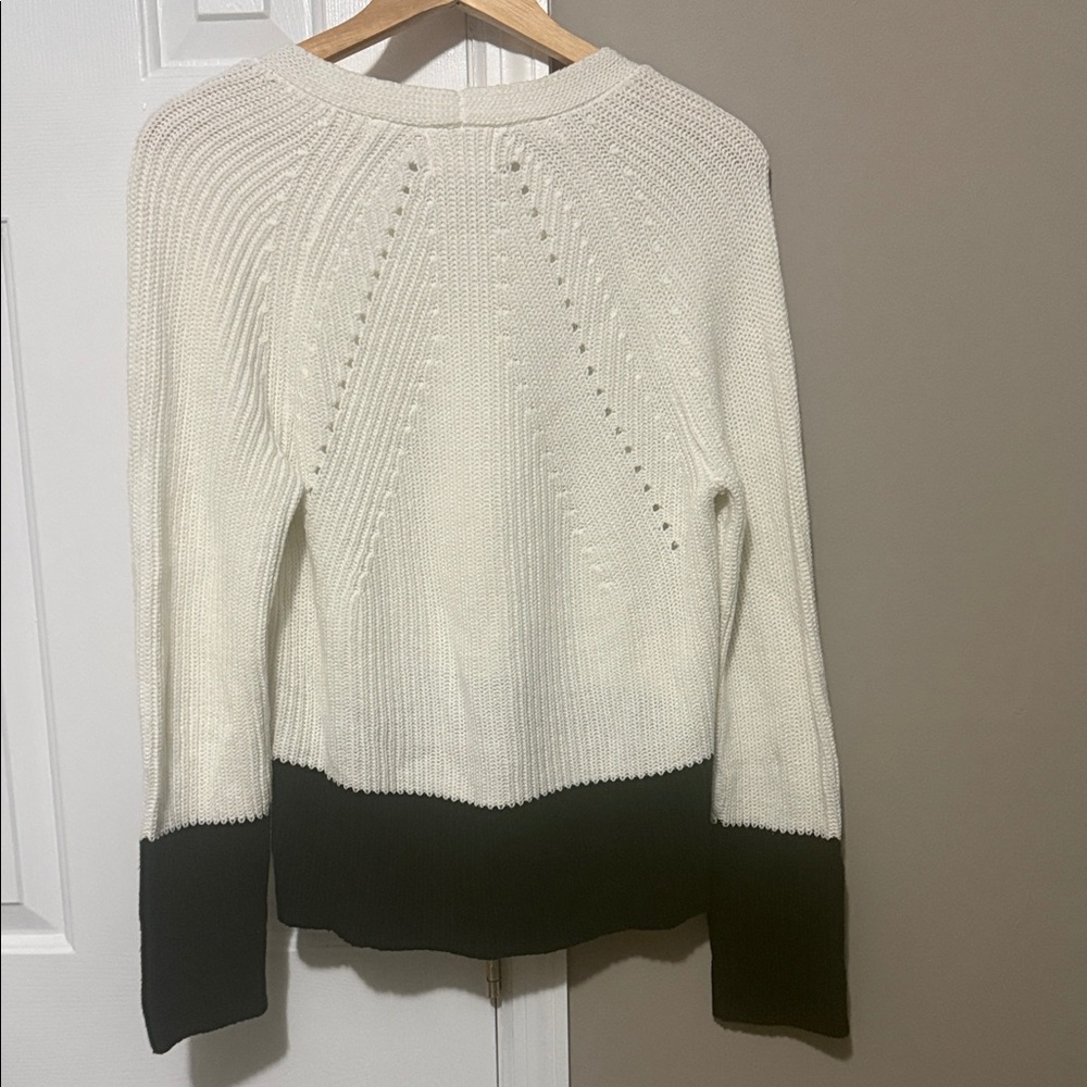Andrea Jovine Women’s Colorblock Knit Sweater Cream & Black ~ Size Medium - Picture 5 of 7